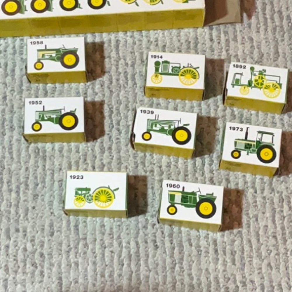 8 vintage, Collectable, John Deere tractors new
